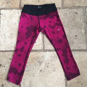 EUC Nike Dri-Fit Epic Run Printed Dark Pink Capri